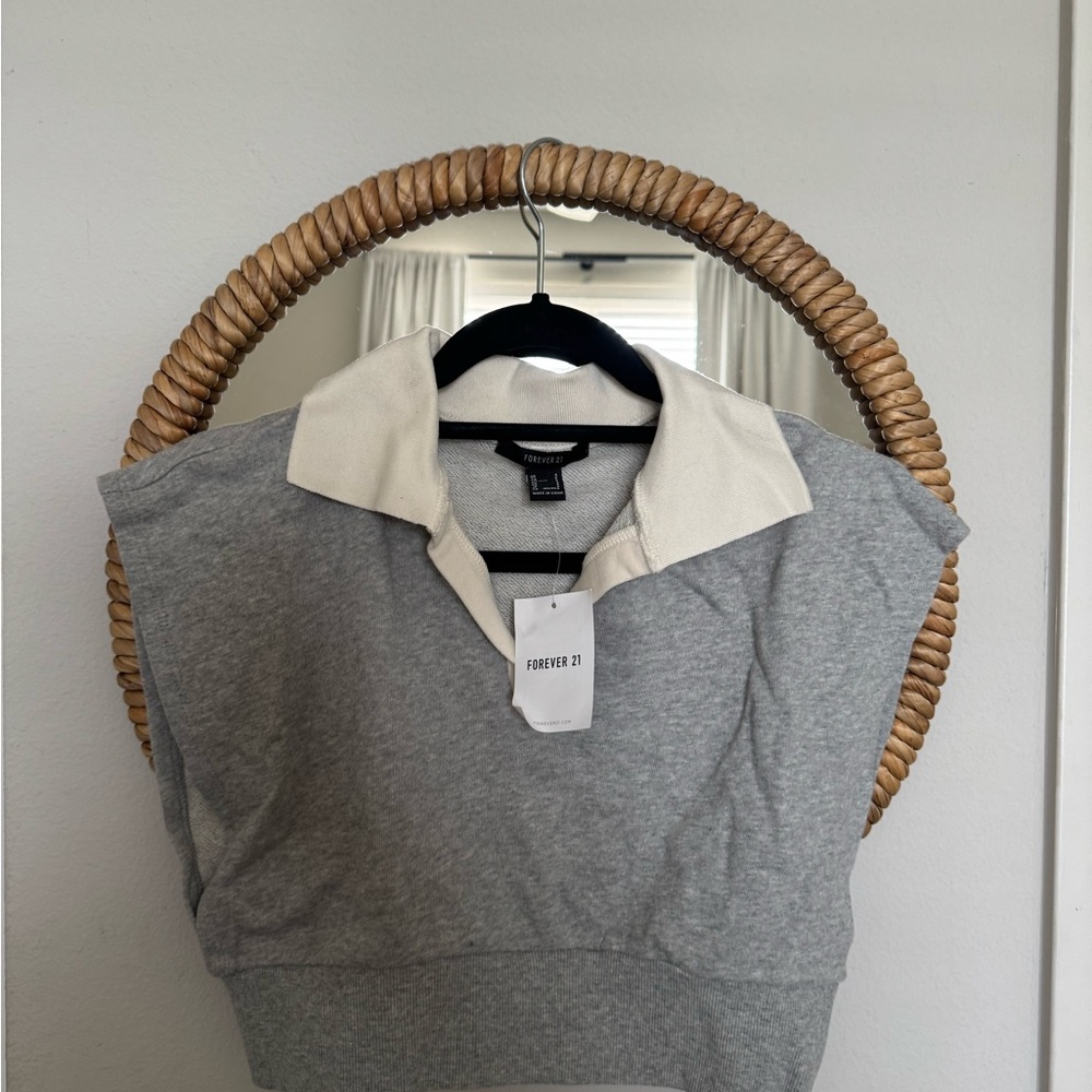 Forever 21 Gray and White Sleeveless Polo Crop Top